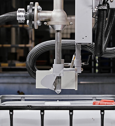 Mixing (customer formulations) and thinning of liquids
