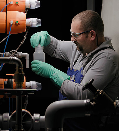 Laboratory for material control